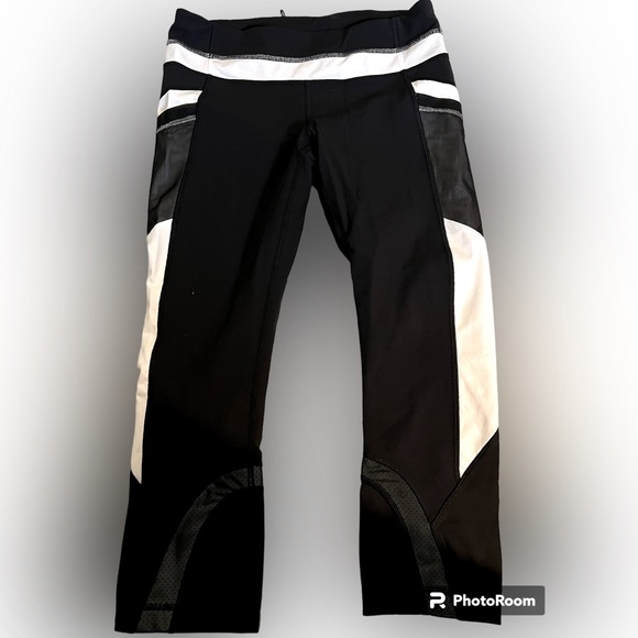 Lululemon Athletica Black White Colorblock Cropped Leggings Size 6 - Picture 2 of 7
